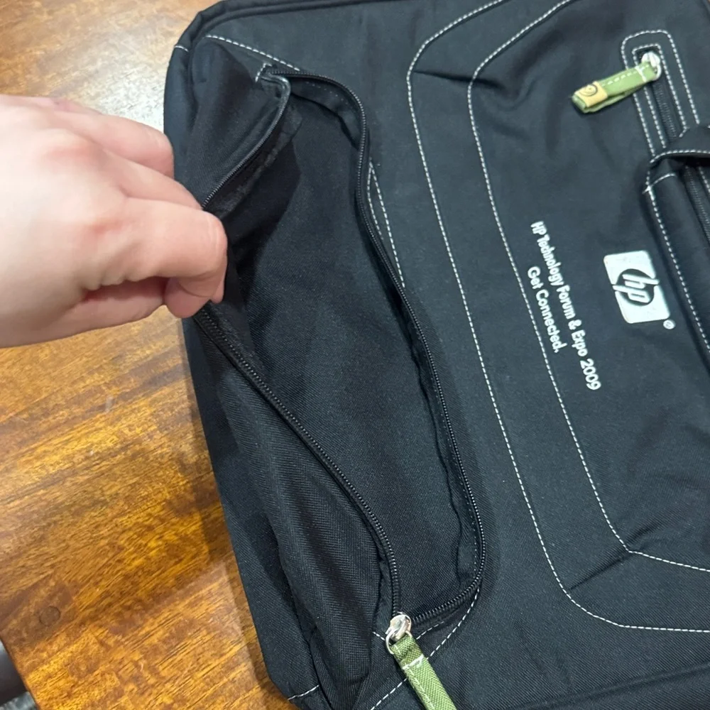 HP Technology Forum & Expo 2009 “Get Connected” Black Laptop Messenger Bag